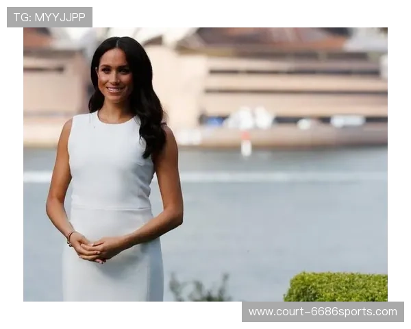 高个子白人足球明星扎辫子风格独特引领潮流成为新焦点